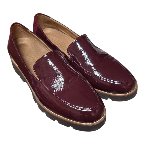 Vionic Kensley Loafer - Picture 2 of 5